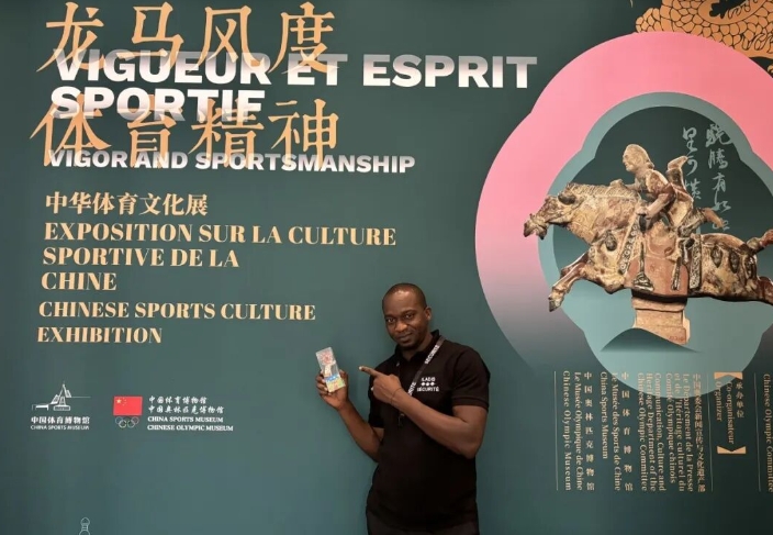 十一国驻华使馆外交官、大使夫人走进小热昏食品观光工厂，感受“中国药糖”魅力